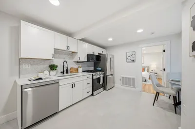 250 W Fifth St