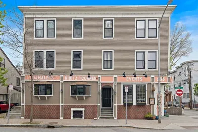233 Cardinal Medeiros Avenue #5 1