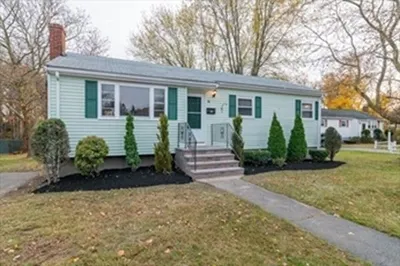16 Brewster Rd #1