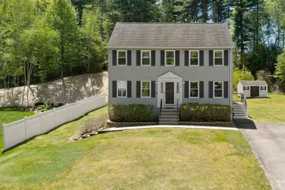 4 Brookside Drive 1