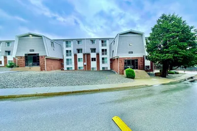 300 Smithfield Rd #5-49 1