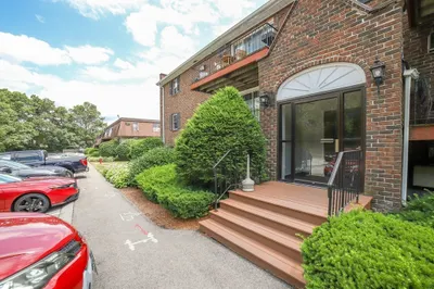 10 Williamsburg Ct #3 1