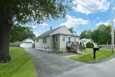 35 Cypress Rd