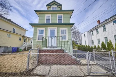 54 Antwerp St 1