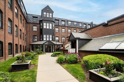21 Linden St #205 1
