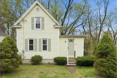 39 Kings Ln 1