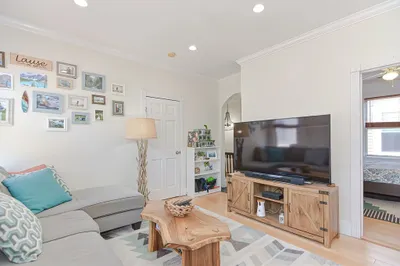 26 Chestnut Avenue #3