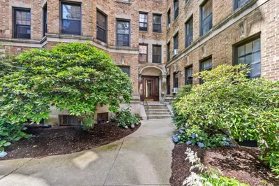 118 Riverway #32 1