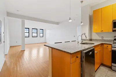 72 Ashland St #407 1