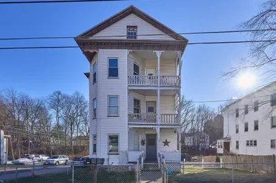 77 Coombs St 1