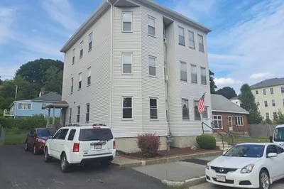 10 Creston Street