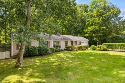 8 Clay Pond Rd 1