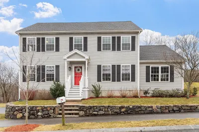 6 Martin Ln 1