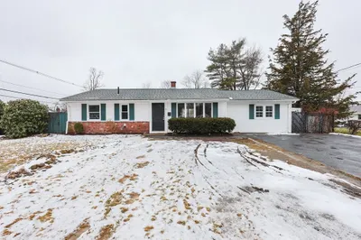 6 Fay Rd