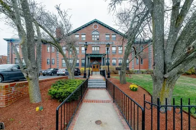 94 Newbury Ave #201