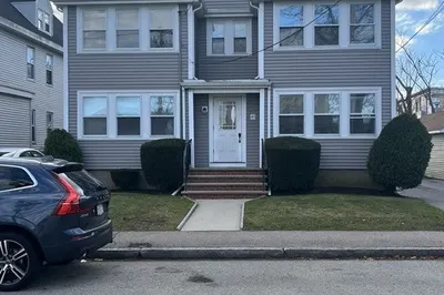 45 Holmes St #4