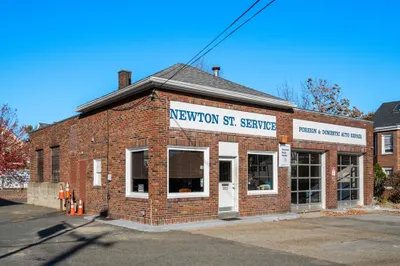 255 Newton St 1