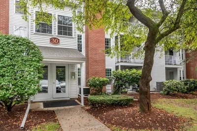 30 Walden Dr #7