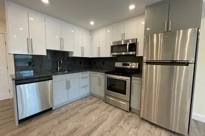1028 Commonwealth Ave #204 1
