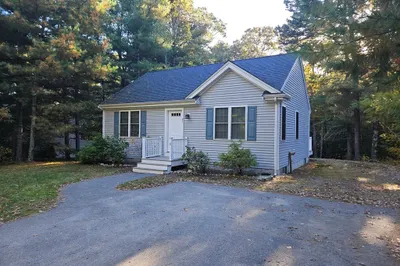 21 Crest Ave