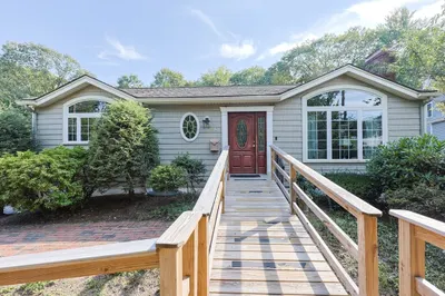60 Deerfield Rd