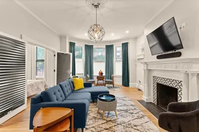 473 Beacon St #5 1
