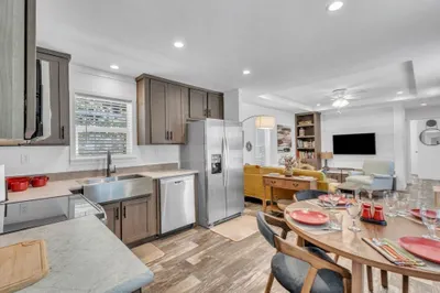 2 Fourth Ave 1