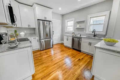 56 Gale St #2
