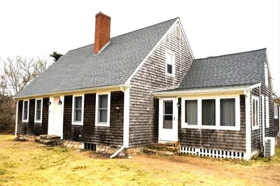 164 Acushnet Rd 1