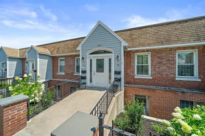 30 Hill Top St #10