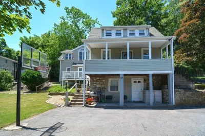 60 Cranston Ave 1