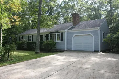 19 Oriole Ln