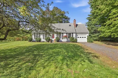 15 Surrey Ln 1