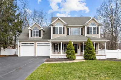 205 Elm St 1