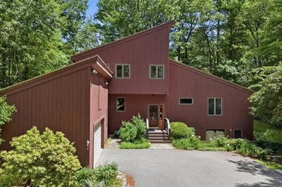 297 Reedy Meadow Rd 1