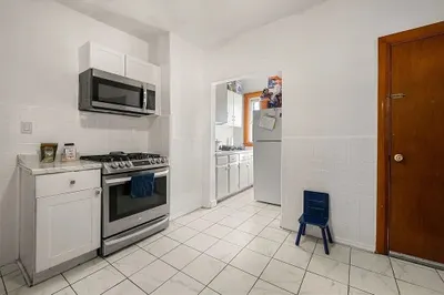 802 Winthrop Ave #2