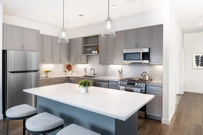 25 River St #416
