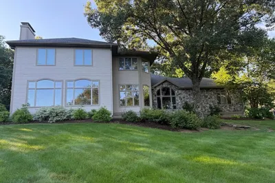 82 Mountain View Dr 1