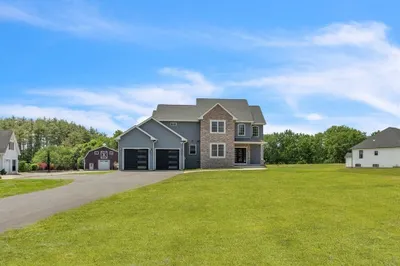 81 Valley Rd 1
