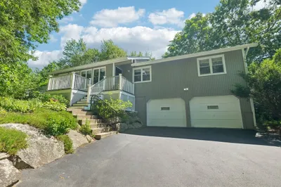 225 Flanders Rd 1