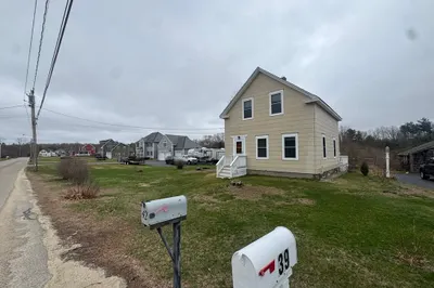 39 Burt St
