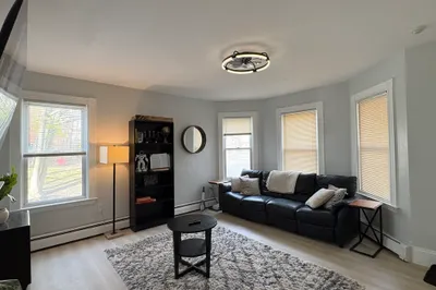 137 Centre St #1 1