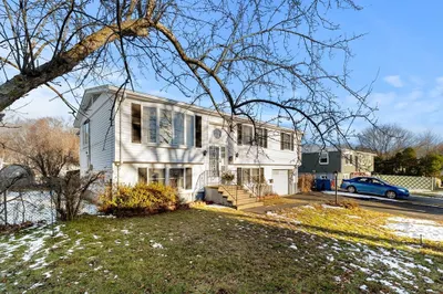 22 Westchester Dr