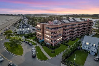 1 Carey Cir #206 1