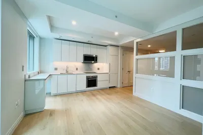 133 Seaport Blvd #1221