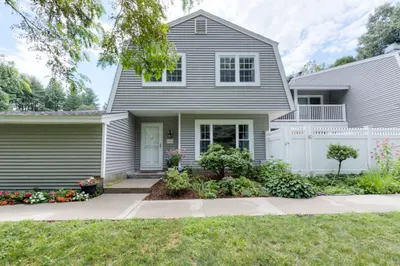 416 Edgebrook Drive #17-4 1