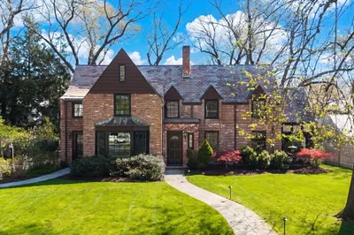 28 Emerson Rd