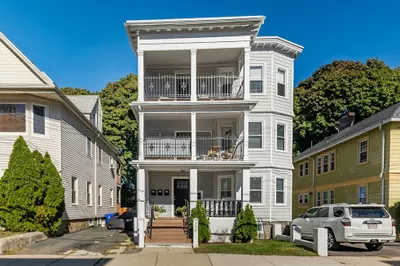 130 Wrentham St #1 1