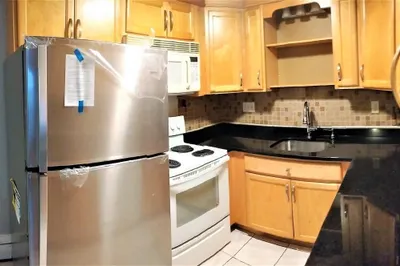 18 Nelson Dr #3G