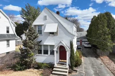 35 Dresser Ave